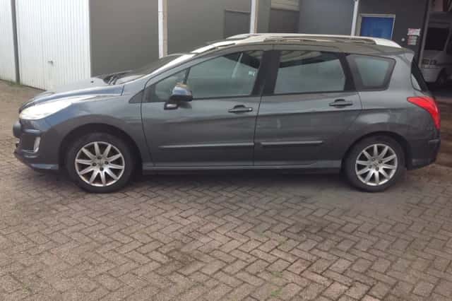 Peugeot 308 (2009) thumbnail 1