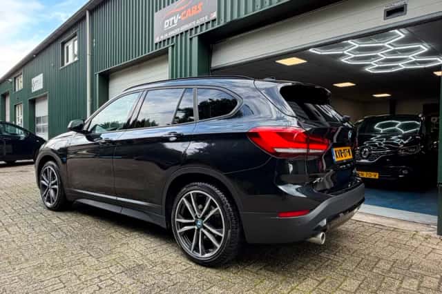 BMW X1 (2022) thumbnail 4