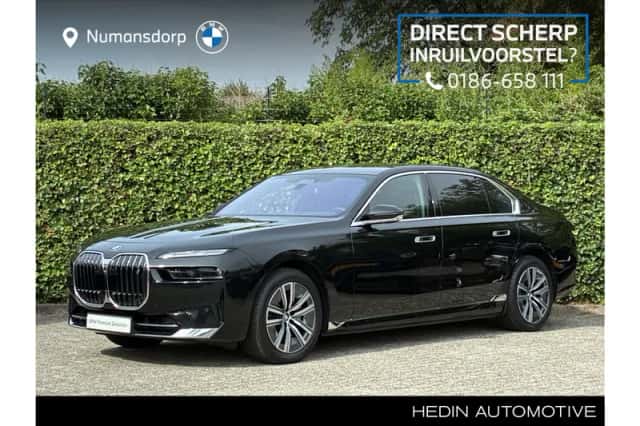 BMW i7 (2024) thumbnail 1