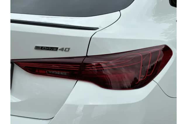 BMW i4 (2024) thumbnail 4