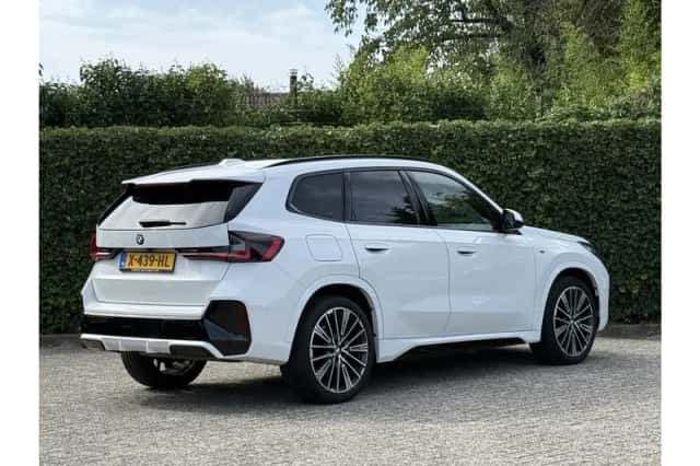 BMW X1 (2023) thumbnail 2