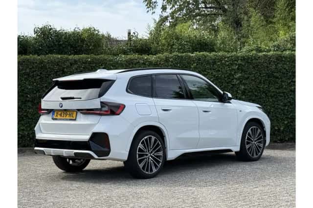 BMW X1 (2023) thumbnail 3