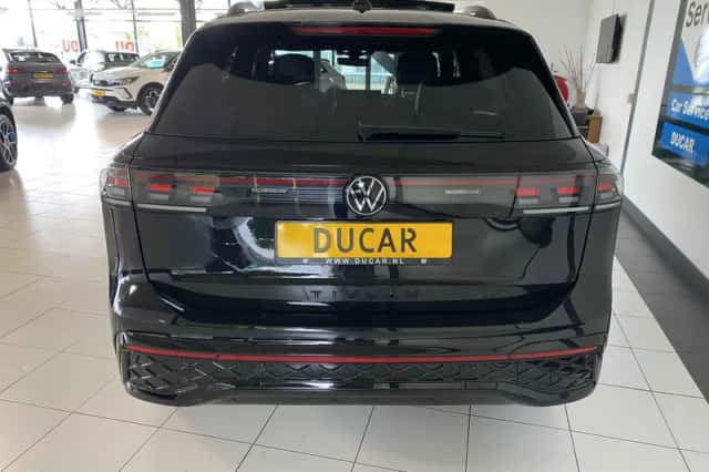 Volkswagen Tiguan (2024) thumbnail 4