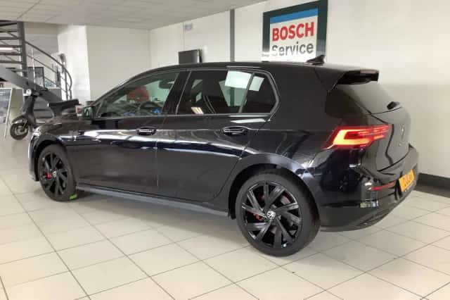 Volkswagen Golf (2022) thumbnail 3