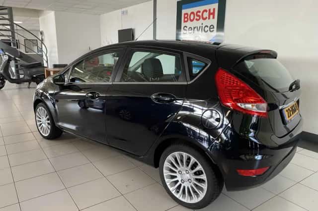 Ford Fiesta (2012) thumbnail 3