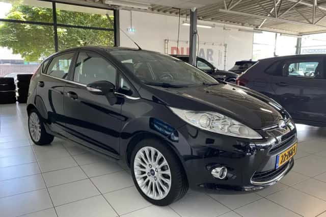 Ford Fiesta (2012) thumbnail 5