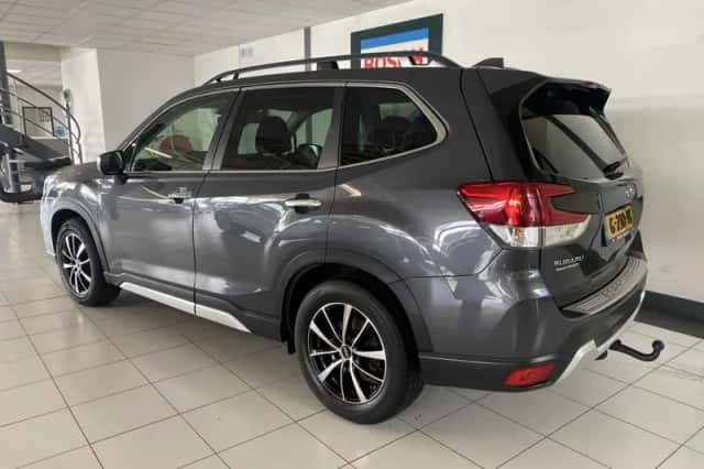 Subaru Forester (2019) thumbnail 3