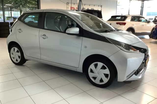 Toyota Aygo (2015) thumbnail 3