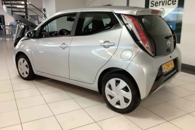 Toyota Aygo (2015) thumbnail 4