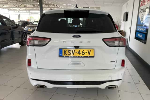 Ford Kuga (2020) thumbnail 3