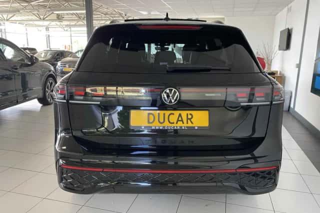Volkswagen Tiguan (2025) thumbnail 3