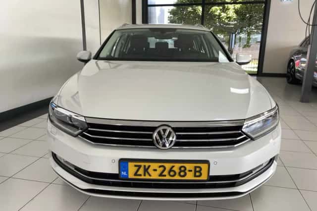 Volkswagen Passat (2019) thumbnail 6