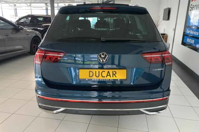 Volkswagen Tiguan (2023) thumbnail 4