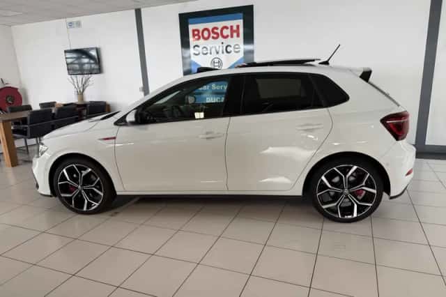 Volkswagen Polo (2022) thumbnail 2