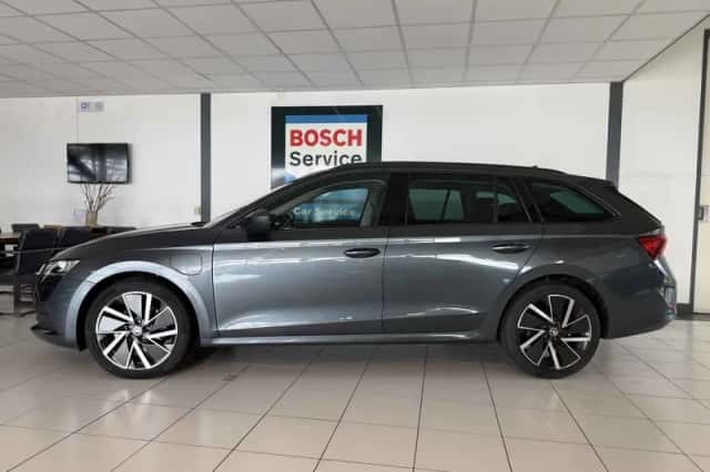 Škoda Octavia (2021) thumbnail 2