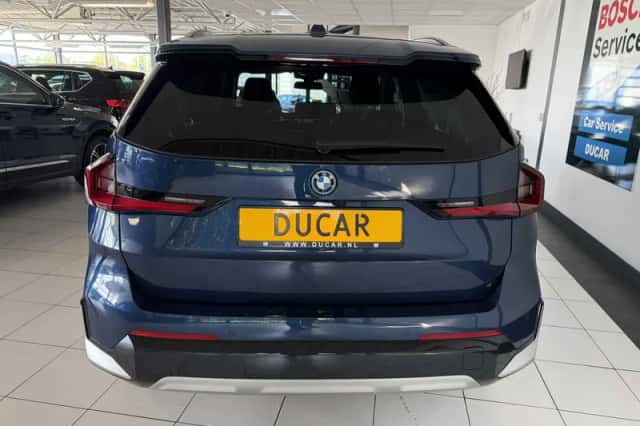 BMW X1 (2023) thumbnail 4