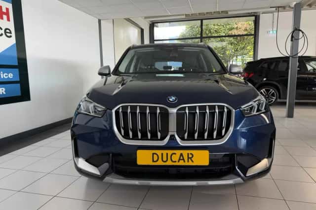 BMW X1 (2023) thumbnail 6