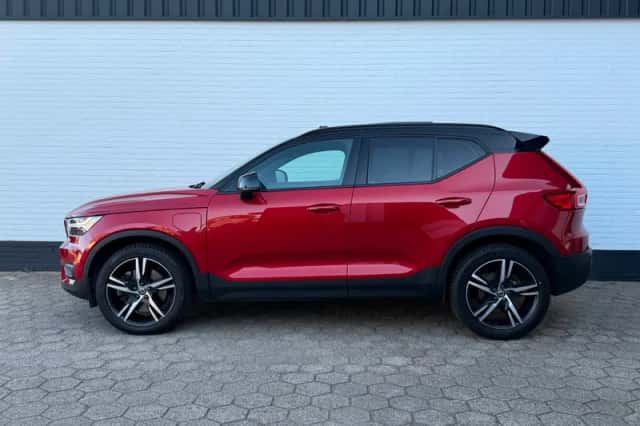 Volvo XC40 (2021) thumbnail 2