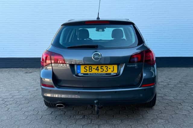 Opel Astra Sports Tourer (2011) thumbnail 4