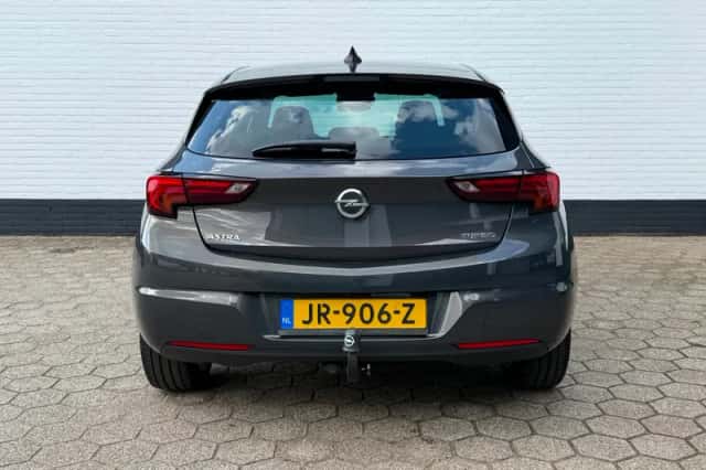 Opel Astra (2016) thumbnail 4
