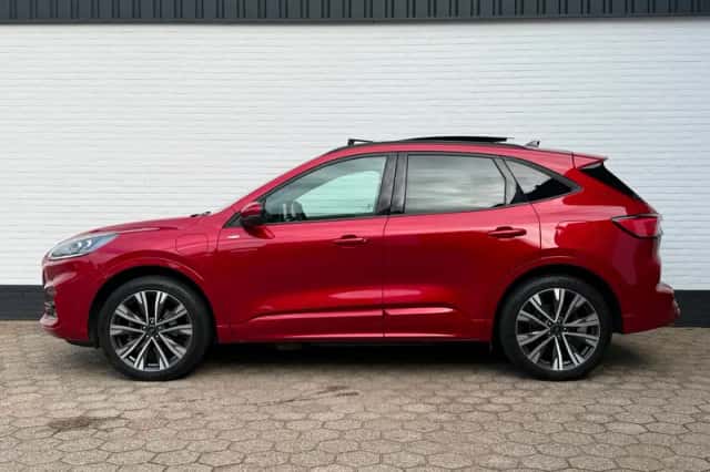 Ford Kuga (2022) thumbnail 2