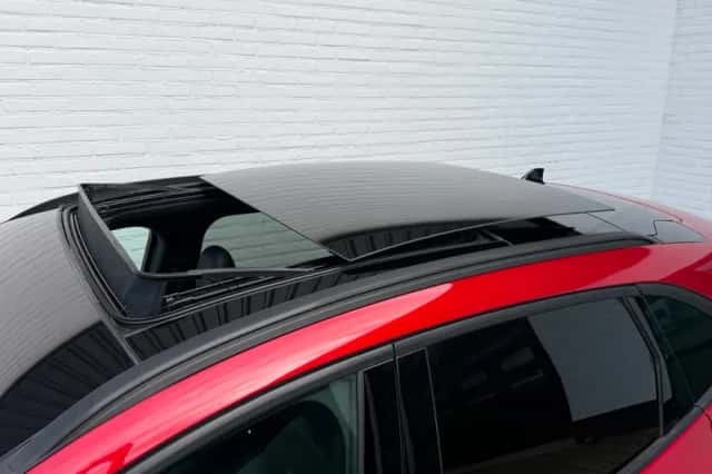 Ford Kuga (2022) thumbnail 3
