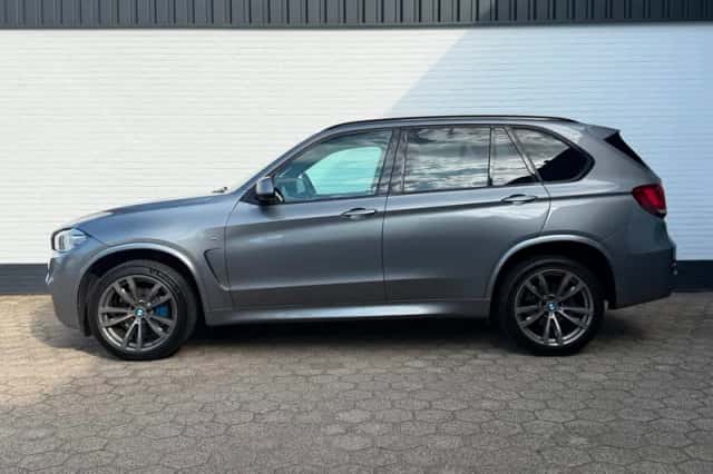 BMW X5 (2015) thumbnail 2