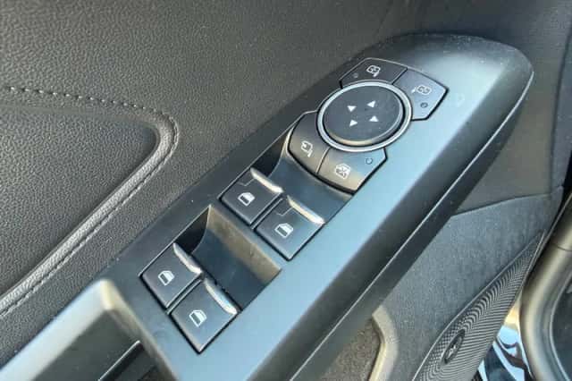 Ford Focus (2019) thumbnail 3