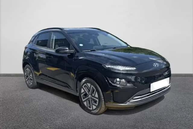 Hyundai Kona (2022) thumbnail 3
