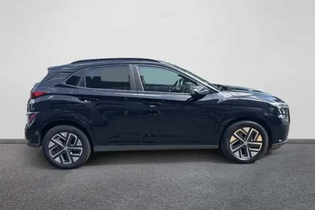 Hyundai Kona (2022) thumbnail 4