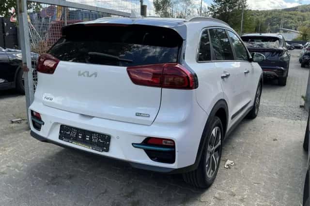 Kia Niro EV (2022) thumbnail 2