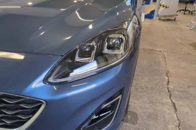 Ford Kuga (2021) thumbnail 6