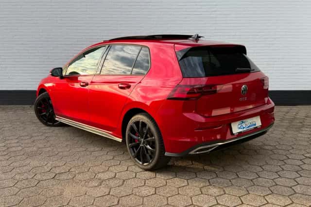 Volkswagen Golf (2021) thumbnail 4
