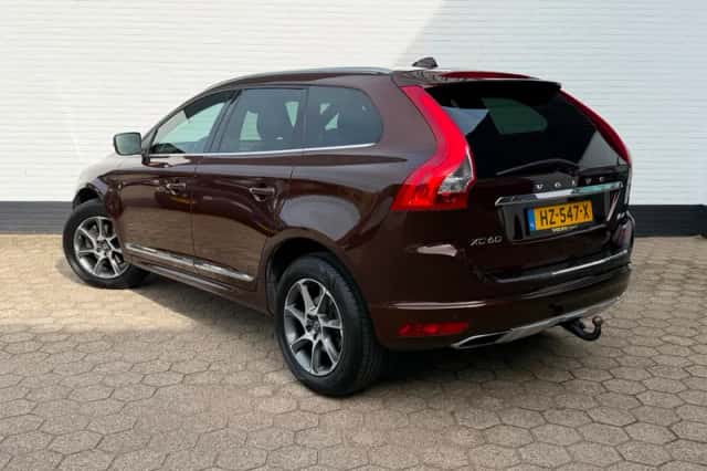 Volvo XC60 (2014) thumbnail 3