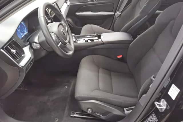 Volvo V60 (2021) thumbnail 6
