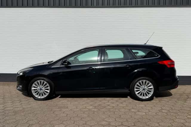 Ford Focus (2017) thumbnail 2