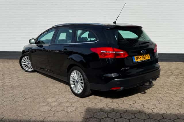 Ford Focus (2017) thumbnail 3