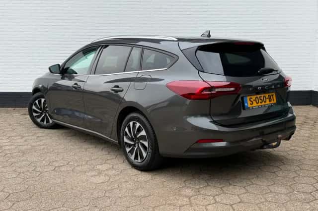 Ford Focus (2023) thumbnail 3