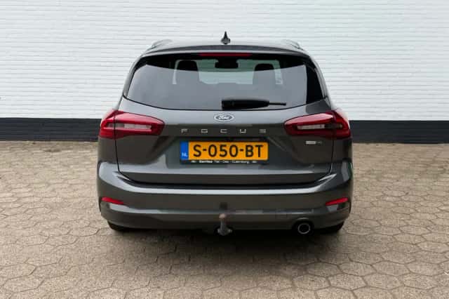 Ford Focus (2023) thumbnail 4