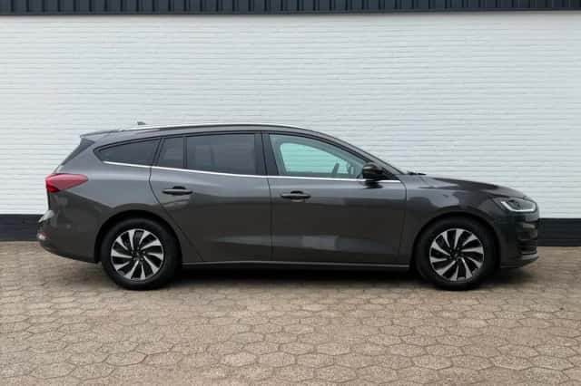 Ford Focus (2023) thumbnail 6