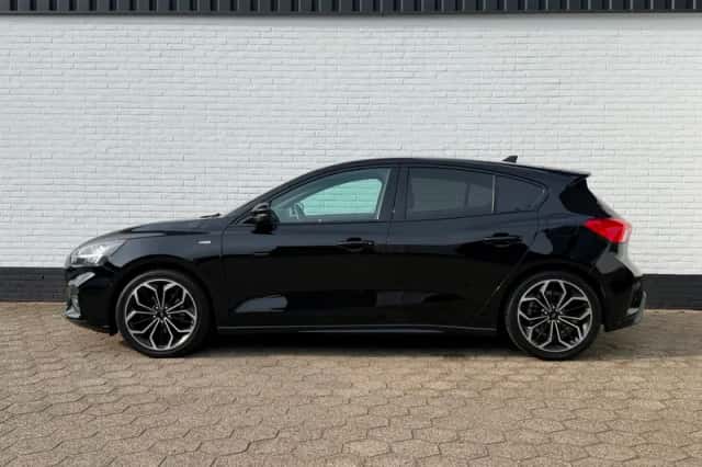 Ford Focus (2019) thumbnail 2