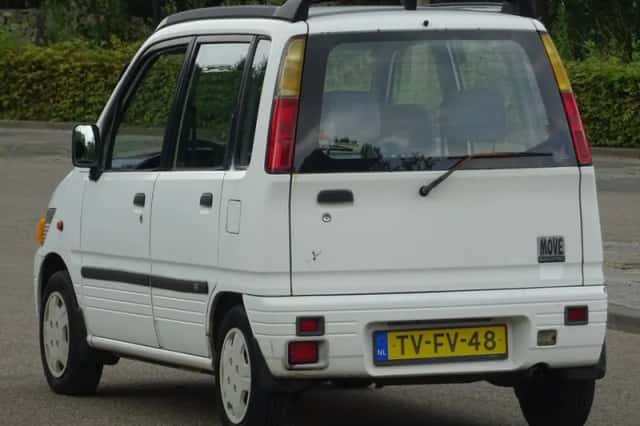 Daihatsu Move (1998) thumbnail 2