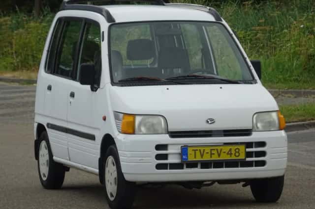 Daihatsu Move (1998) thumbnail 4