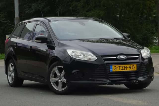 Ford Focus (2014) thumbnail 4