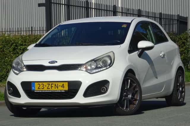 Kia Rio (2012) thumbnail 1