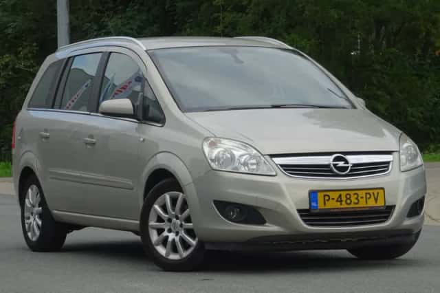 Opel Zafira (2009) thumbnail 4