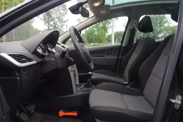 Peugeot 207 (2010) thumbnail 6