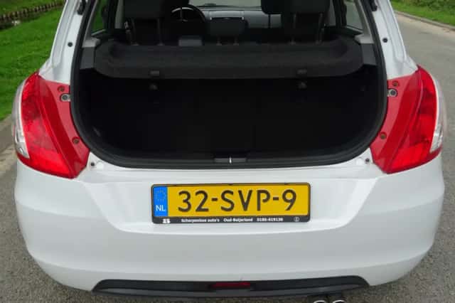 Suzuki Swift (2012) thumbnail 5