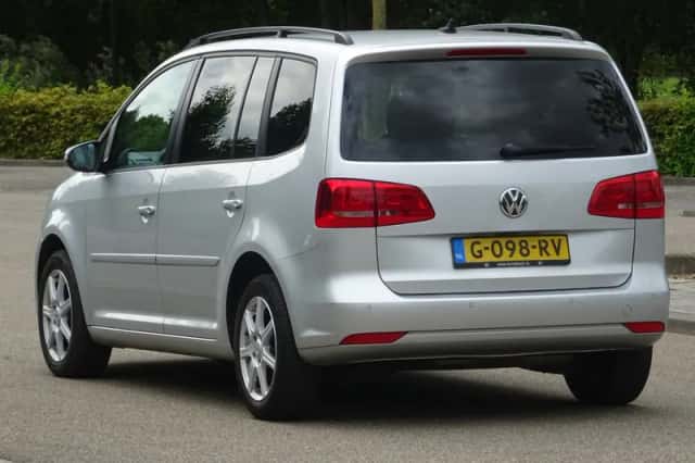 Volkswagen Touran (2014) thumbnail 2