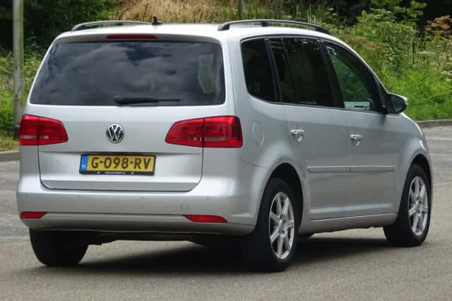 Volkswagen Touran (2014) thumbnail 3